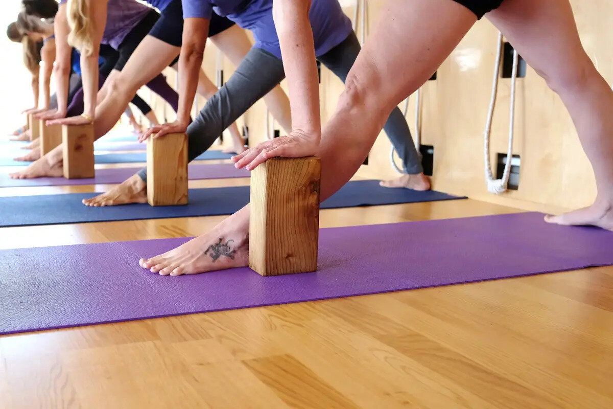 Iyengar Yoga Silent Dance Center