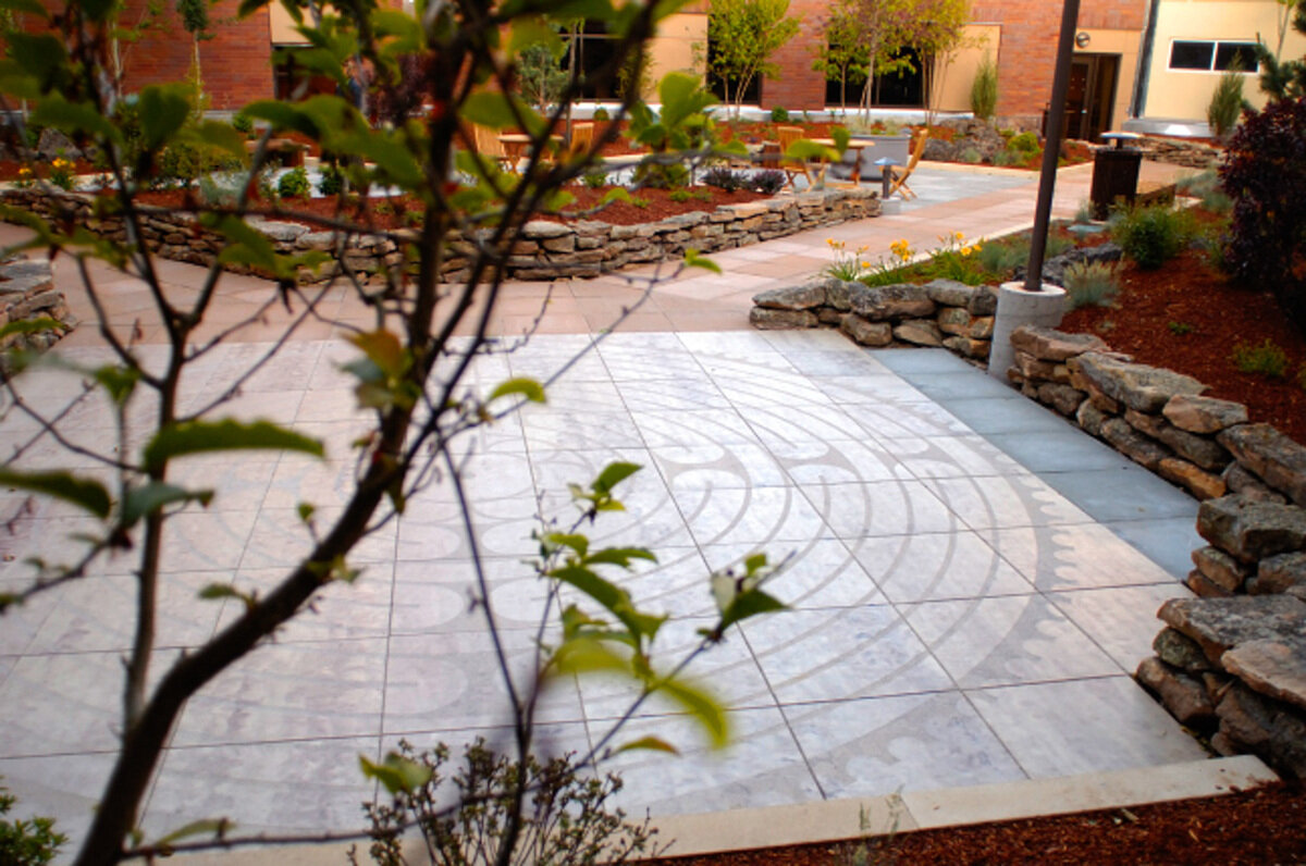 Live Young Sky Lakes Wellness Center