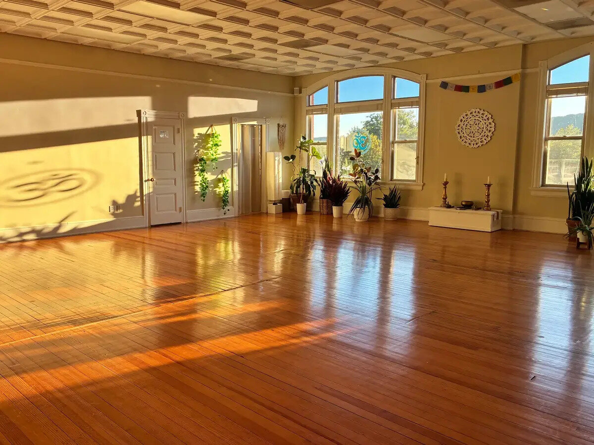 EVOLVE Yoga Wellness Nutrition