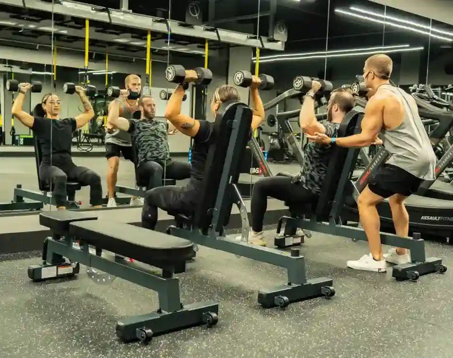 700 Padel & Fitness Hub