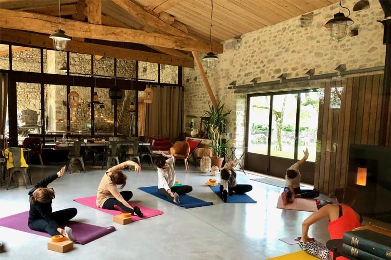 YOGA AVEC MILANA